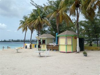 Holiday Inn Express & Suites Nassau Extérieur photo