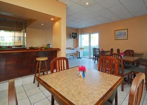 Holiday Inn Express & Suites Nassau Restaurant photo